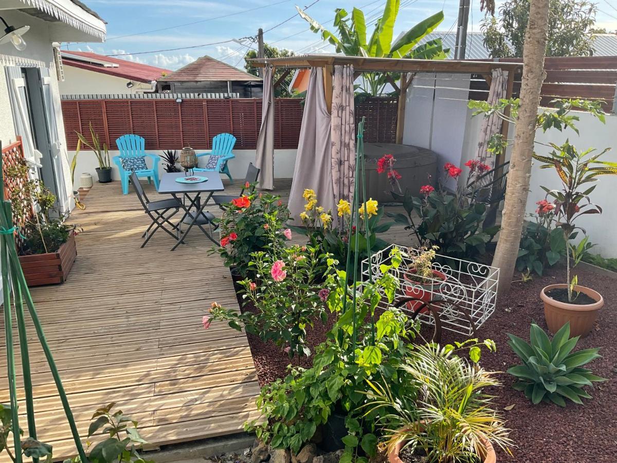 La Kaz Hibiscus, Jacuzzi Prive Vila Le Tampon Exterior foto