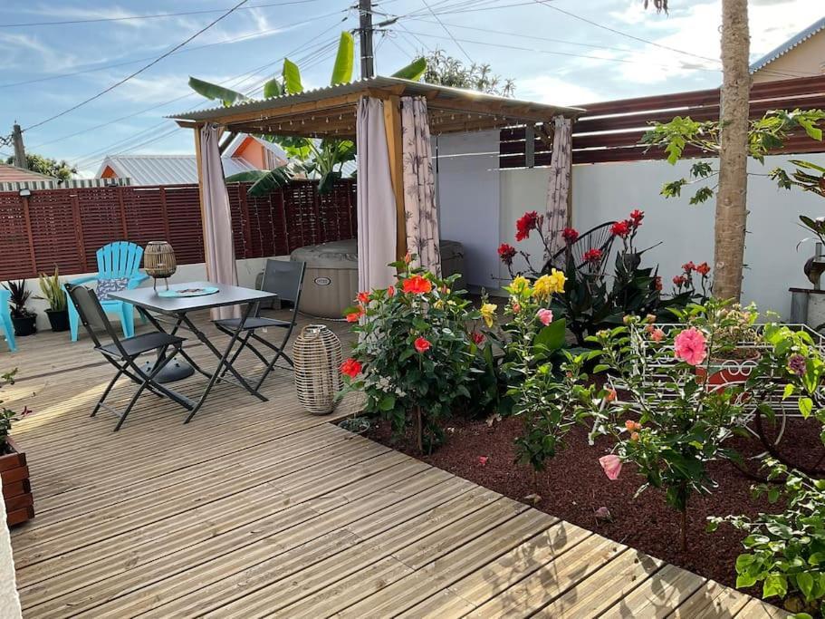 La Kaz Hibiscus, Jacuzzi Prive Vila Le Tampon Exterior foto
